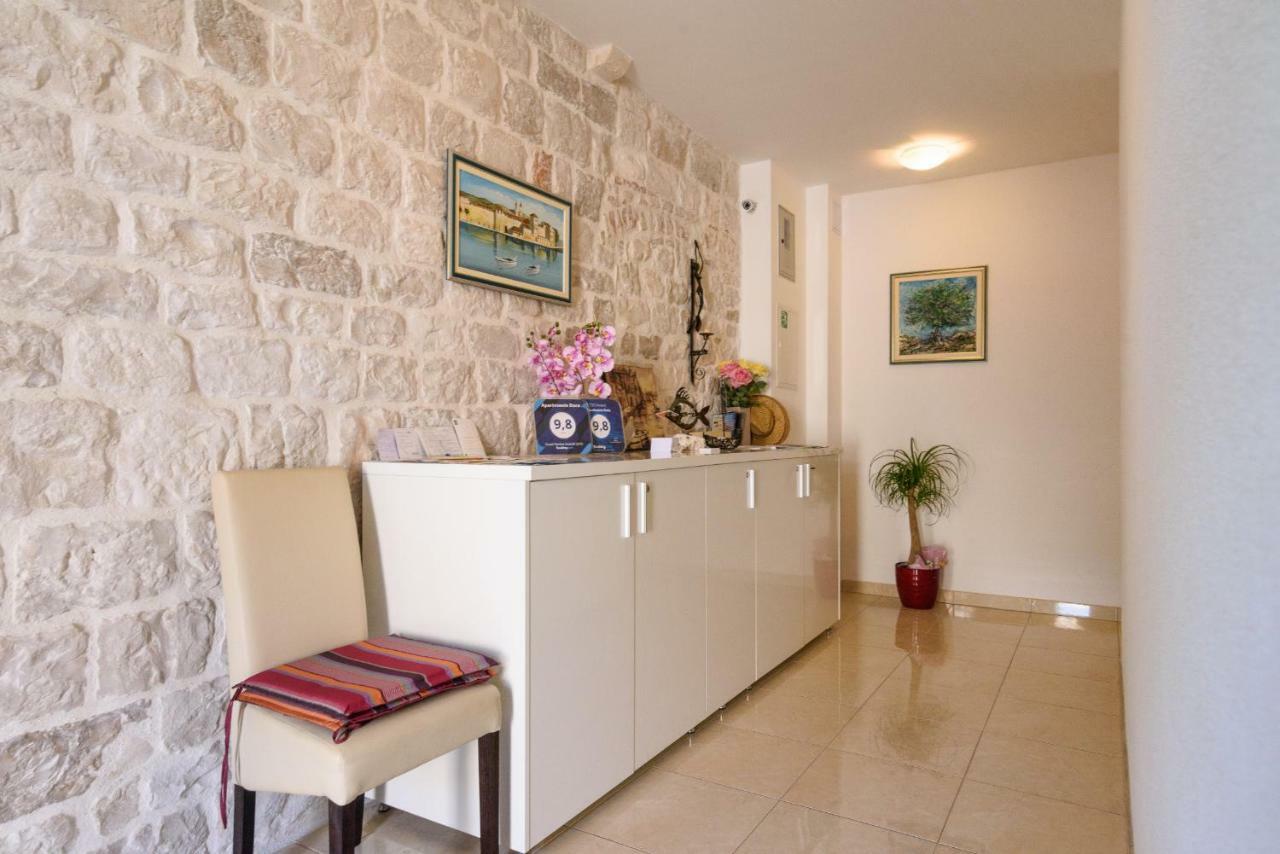 Apartments Dora -Free Parking Trogir Exteriör bild