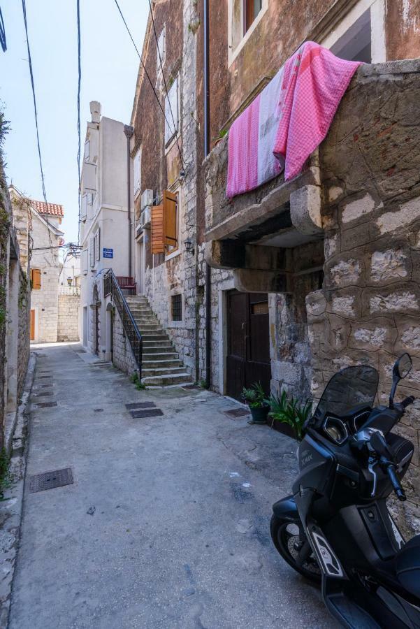 Apartments Dora -Free Parking Trogir Exteriör bild