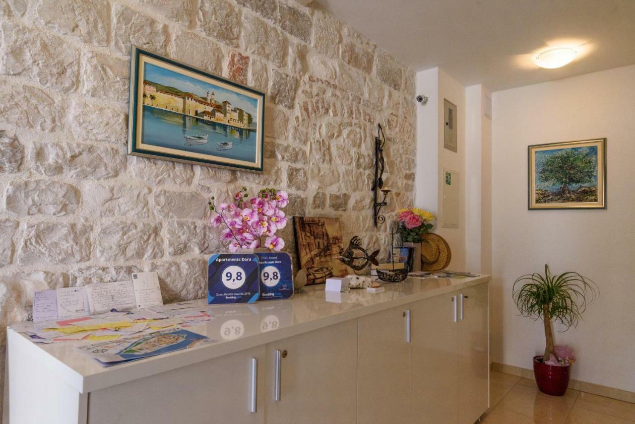 Apartments Dora -Free Parking Trogir Exteriör bild