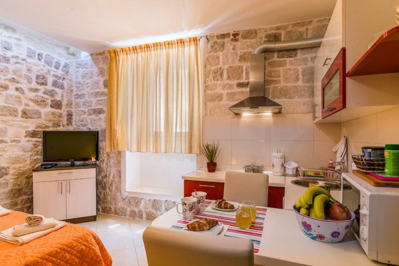Apartments Dora -Free Parking Trogir Exteriör bild