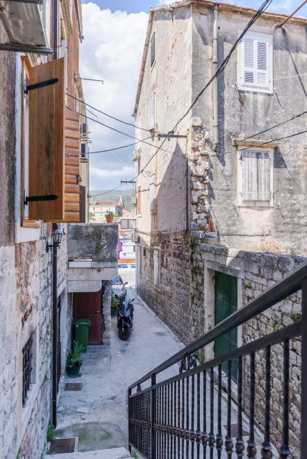 Apartments Dora -Free Parking Trogir Exteriör bild