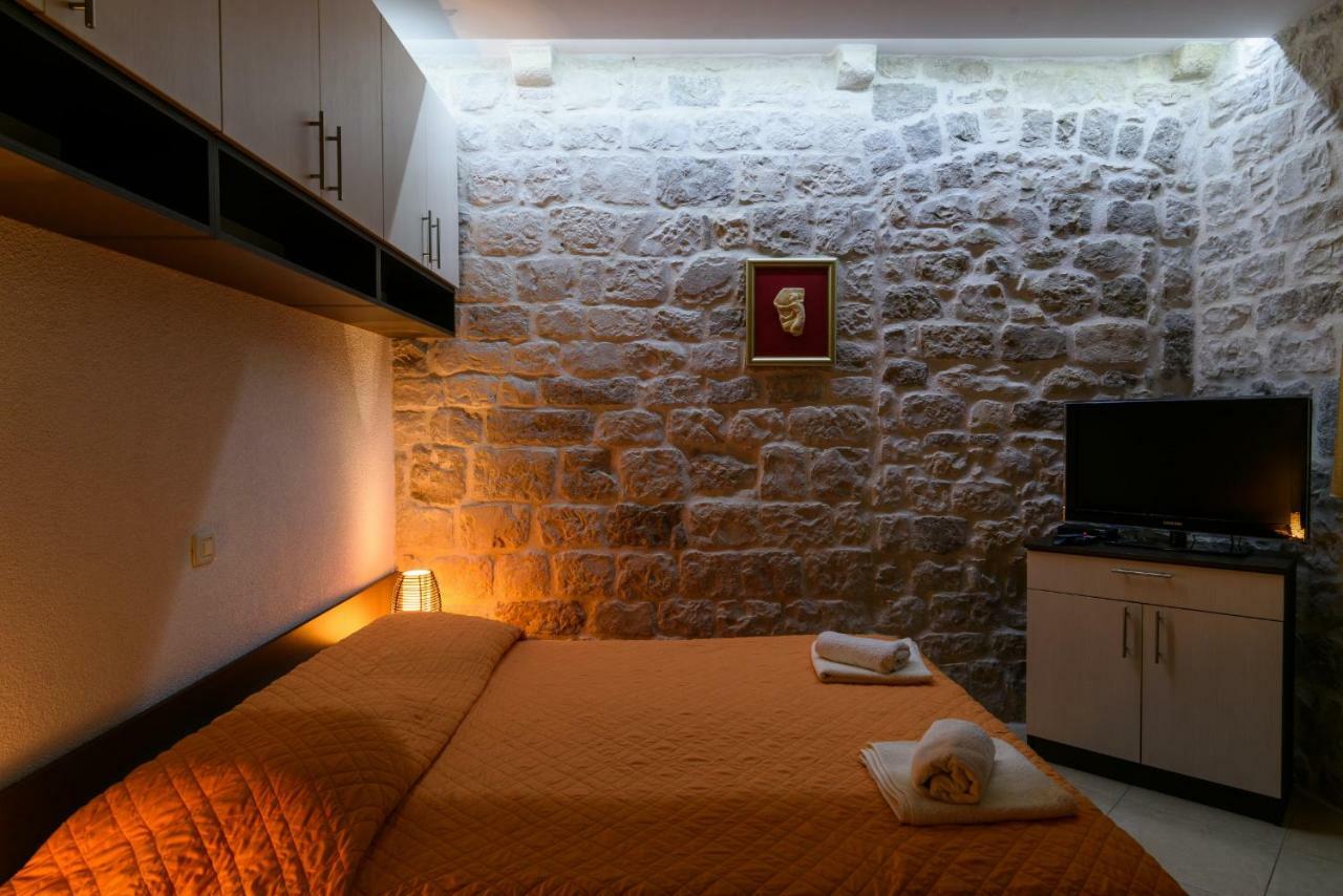 Apartments Dora -Free Parking Trogir Exteriör bild