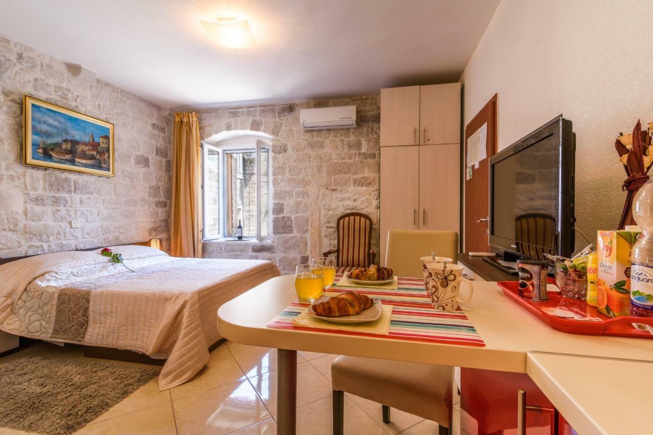 Apartments Dora -Free Parking Trogir Exteriör bild