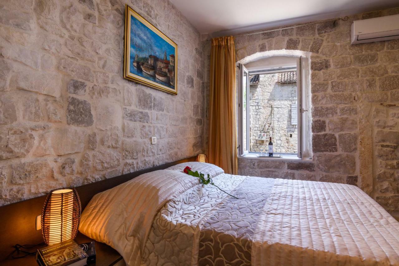 Apartments Dora -Free Parking Trogir Exteriör bild