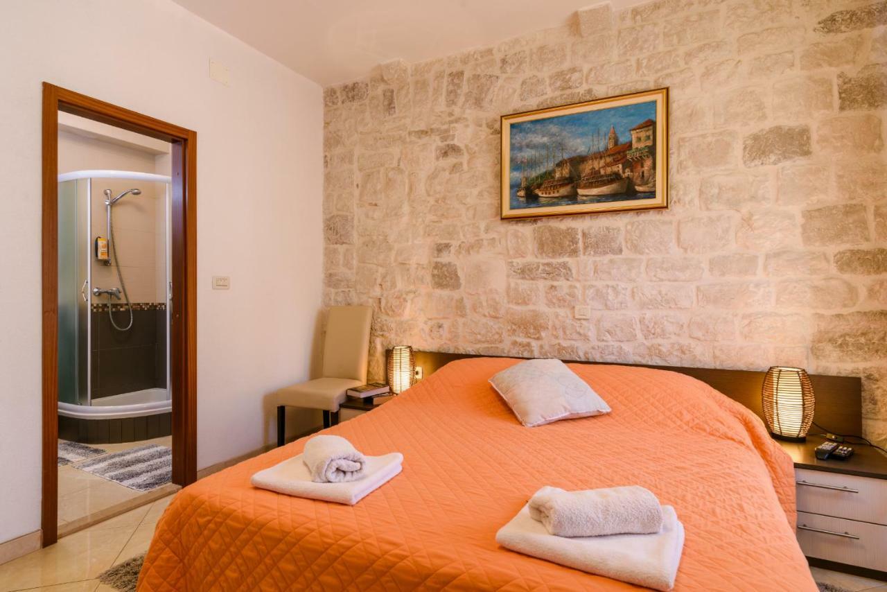 Apartments Dora -Free Parking Trogir Exteriör bild